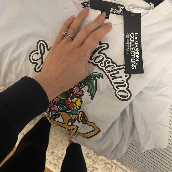 Moschino T-shirt - Picture 2 of 3